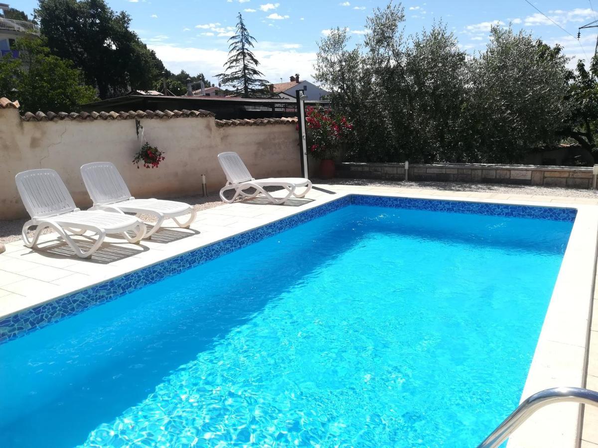 Apartments Sandra Porec Bagian luar foto
