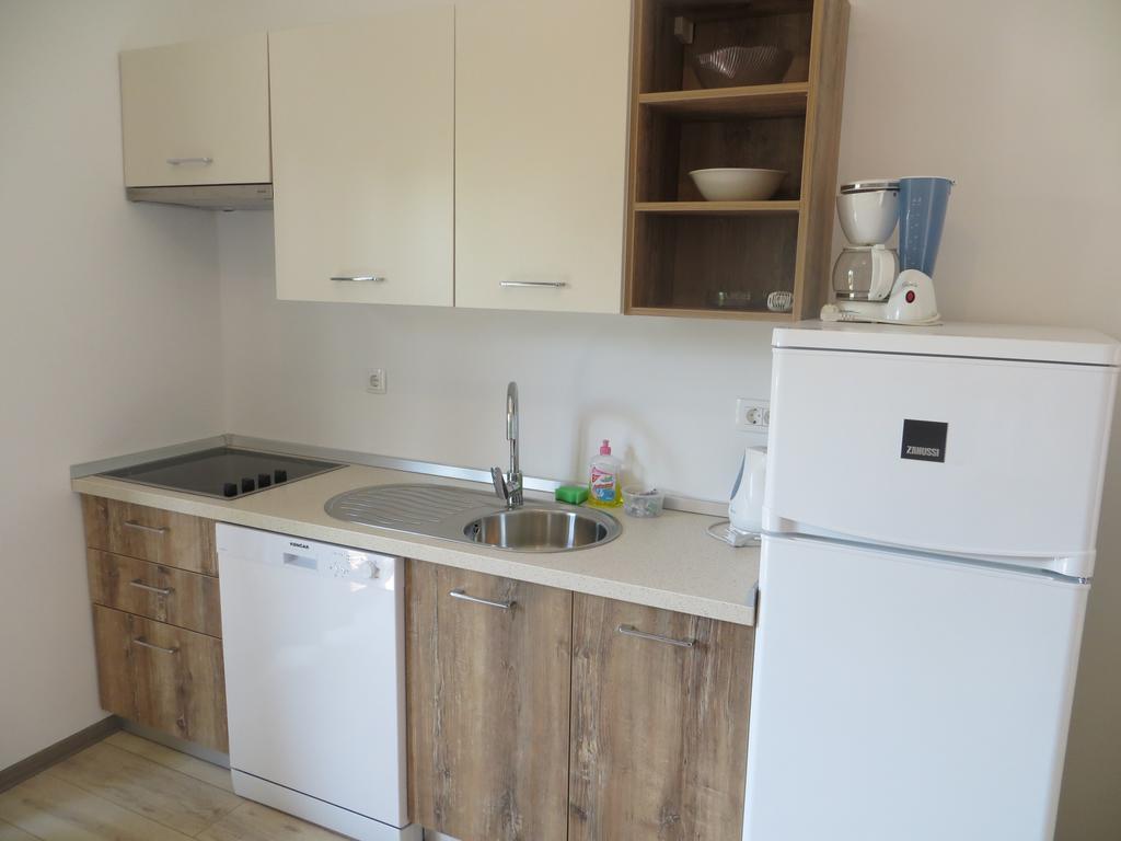 Apartments Sandra Porec Bagian luar foto