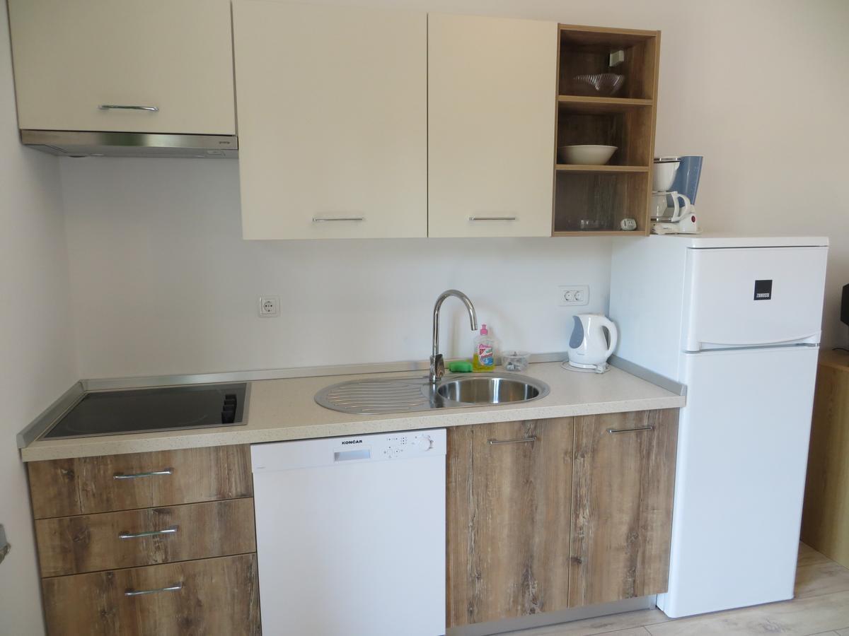 Apartments Sandra Porec Bagian luar foto