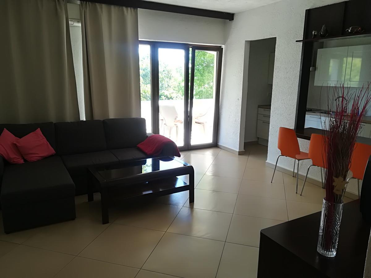 Apartments Sandra Porec Bagian luar foto